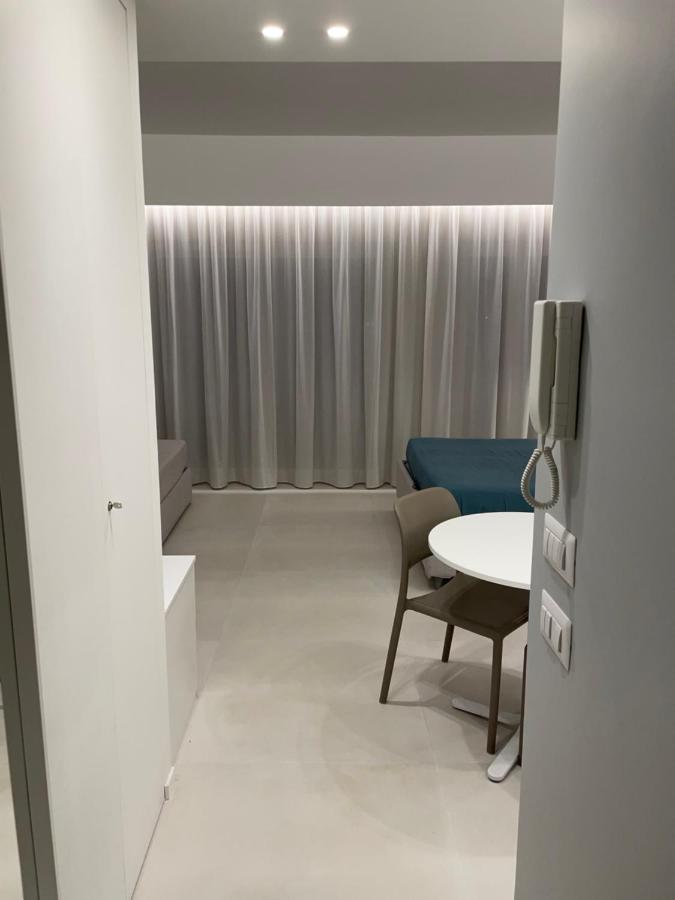La Finestra Sul Mare Modern Apartment Джардини-Наксос Экстерьер фото