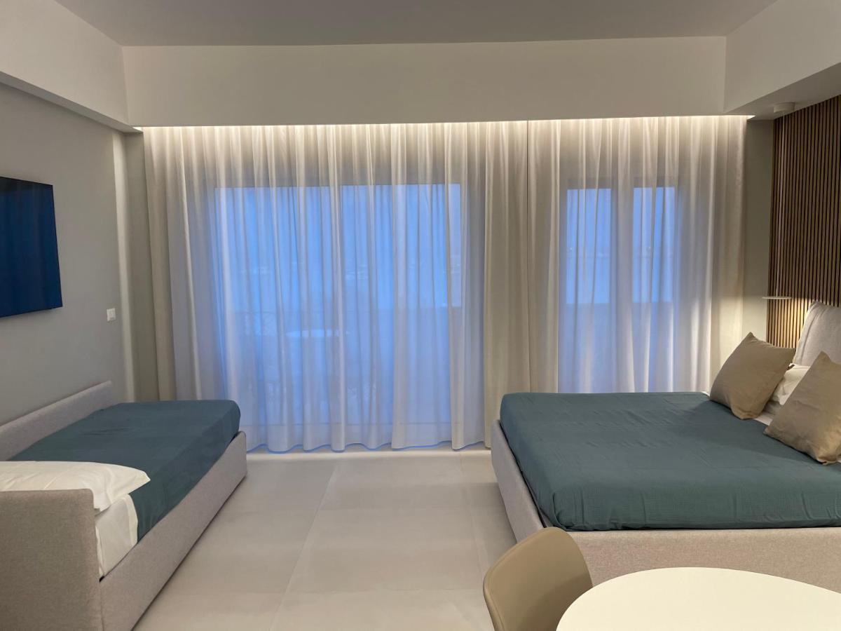 La Finestra Sul Mare Modern Apartment Джардини-Наксос Экстерьер фото